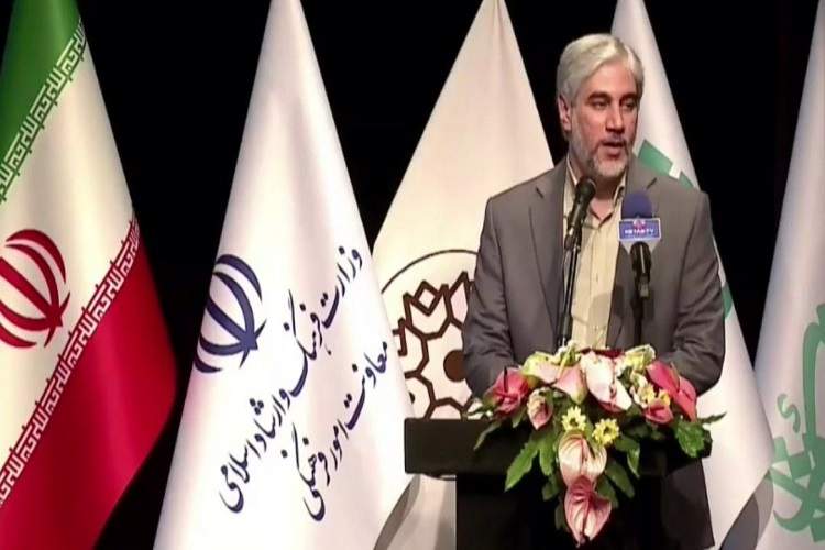 احمدوند: توجه جدی به شعر در اولویت دولت و وزارت فرهنگ است رمضانی: از تمام کشورهای حوزه تمدنی زبان فارسی مهمان داریم