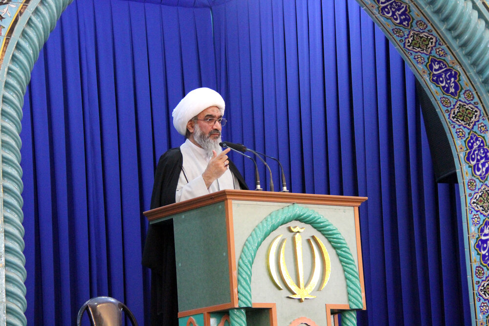 مسئولان خدمت به جوانان و نوجوانان را سرلوحه کار خود قرار دهند