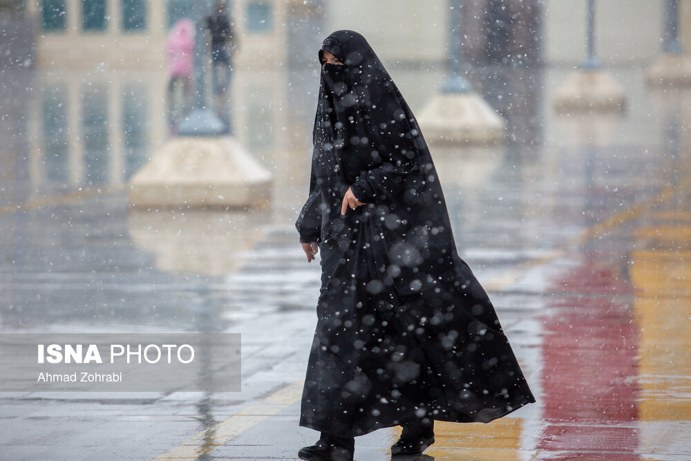 بارش برف و باران در سمنان/انباشت احتمالی آلاینده‌ها در غرب و مرکز استان
