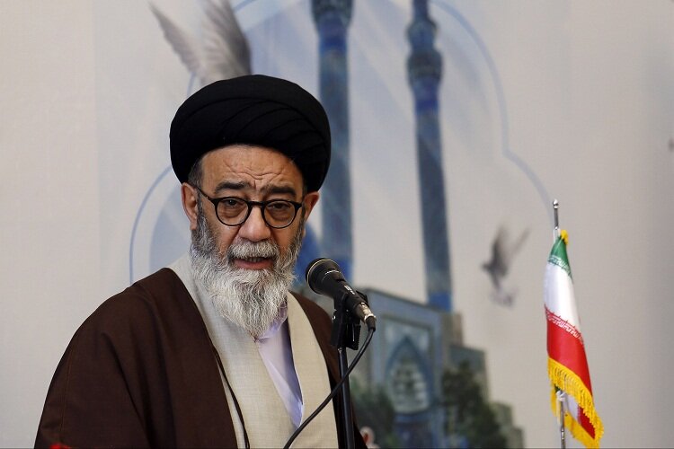 وجود مفاخر در جامعه مایهی سرافرازی و بالندگی است