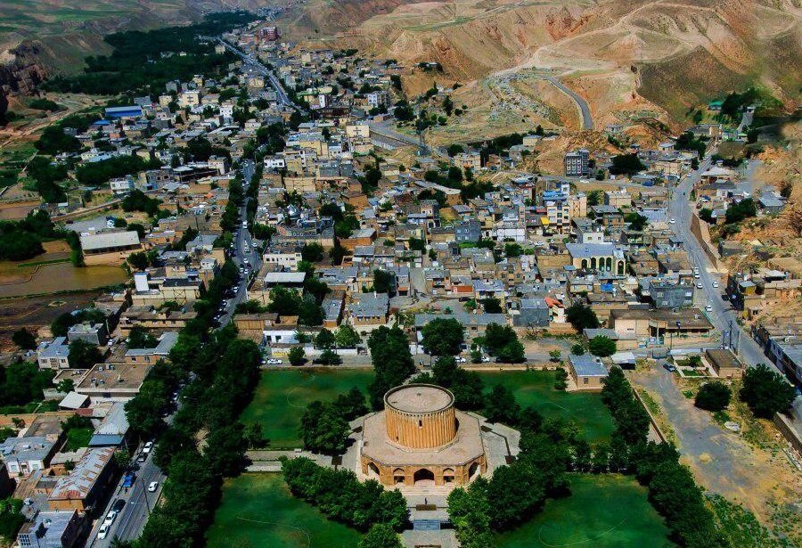نمیتوان به صنعت گردشگری نگاه سنتی داشت