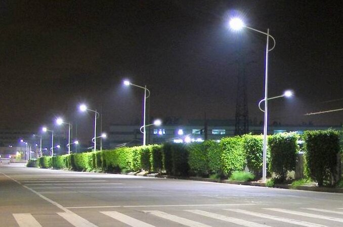 اجرای طرح اصلاح روشنایی معابر شهر تیران