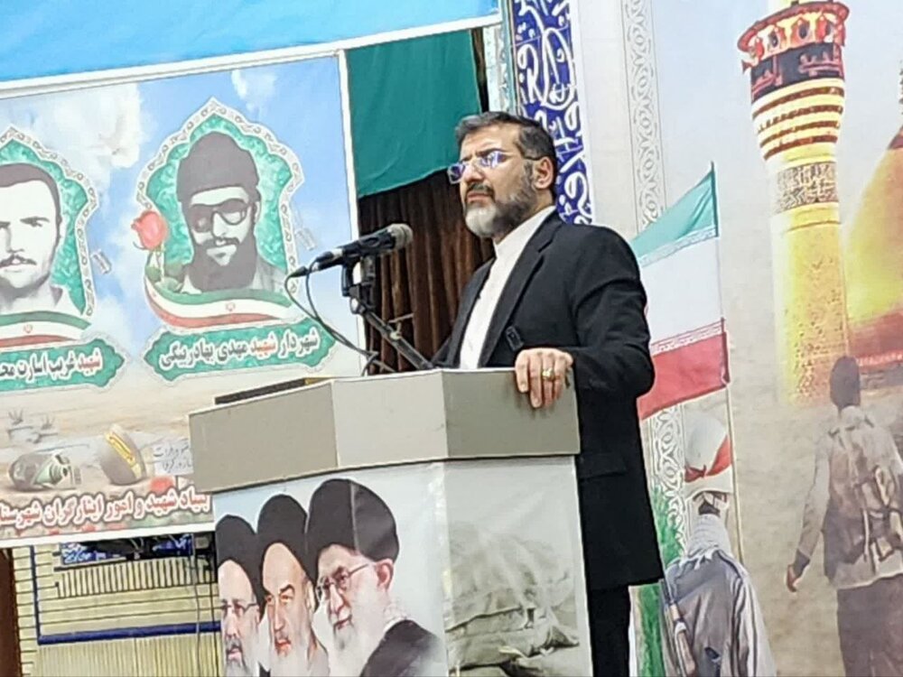 مسیر حرکت فرهنگی را بر ریل آرمانهای انقلاب قرار میدهیم