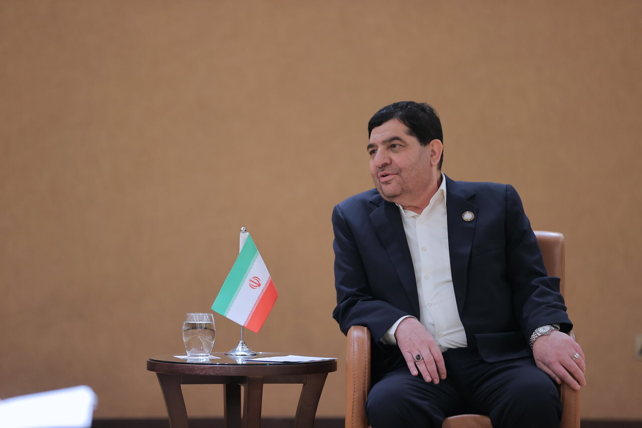 مخبر: متخصصان پزشکی طی ۴۰ سال ۱۰ برابر شدند / ۲۵۰ عمل پیوند قلب اطفال در کشور