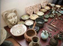کشف ‌۲۱۰ قلم شئ تاریخی از ۸۰ حفار غیرمجاز در همدان