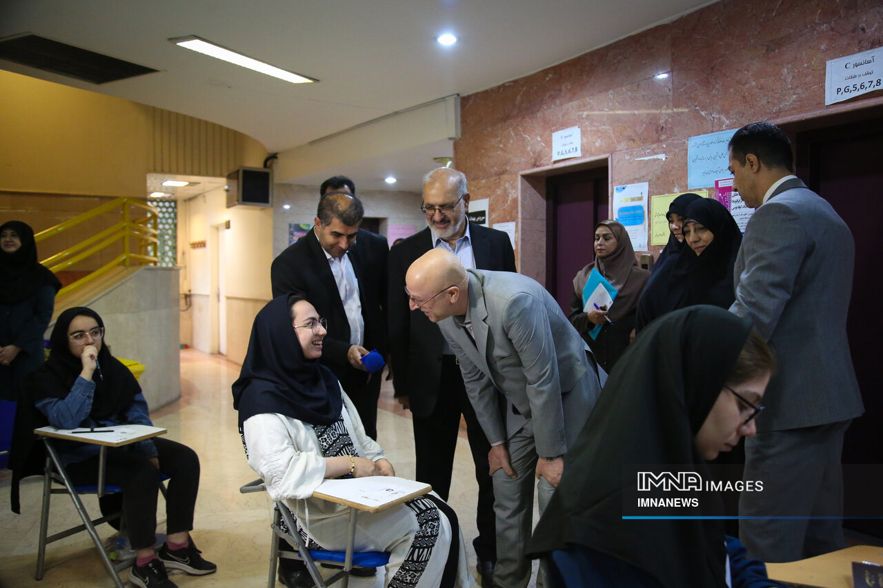 بازدید وزیر علوم از برگزاری کنکور سراسری ۱۴۰۳