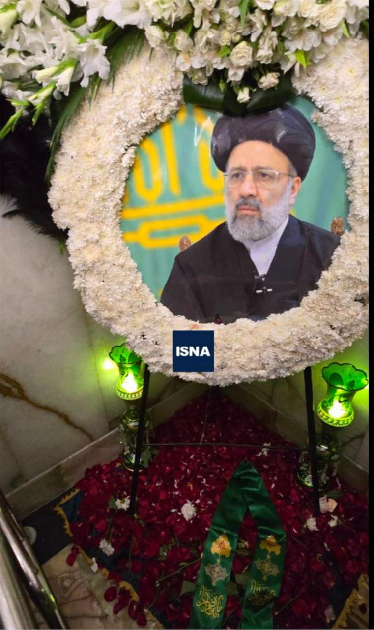 پیکر رئیس‌جمهور در حرم امام رضا(ع) برای همیشه آرام گرفت