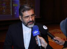 توجه به کتاب و کتابخوانی از برنامه‌های اصلی دولت مردمی بود