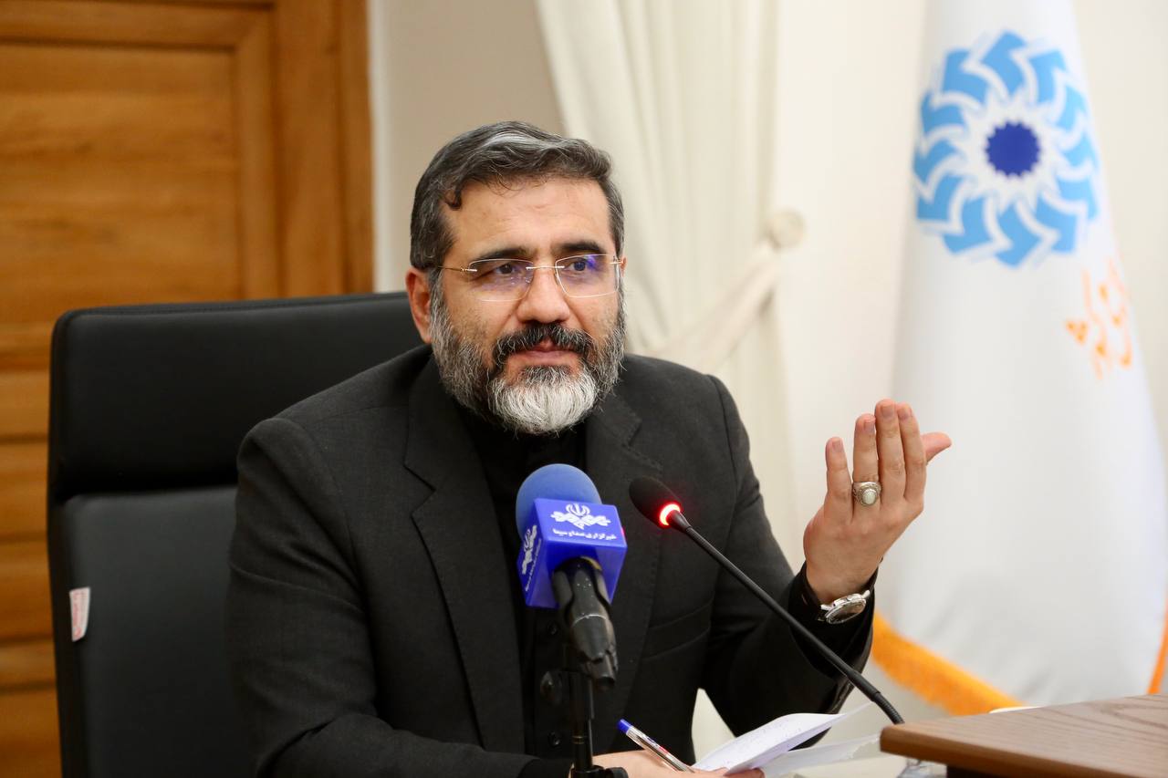 هر فردی سرکار نیاید عزل میشود