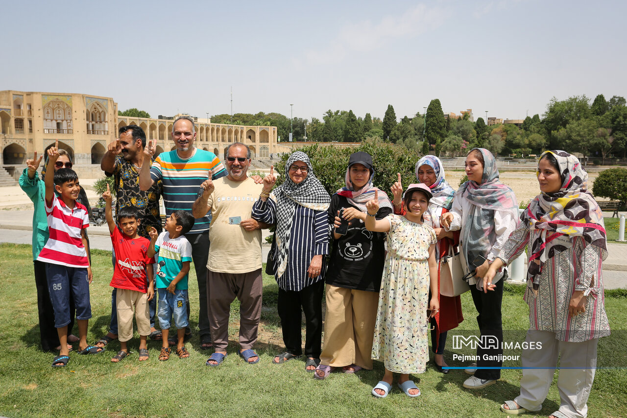 حضور خانواده‌ها در دور دوم انتخابات ریاست جمهوری