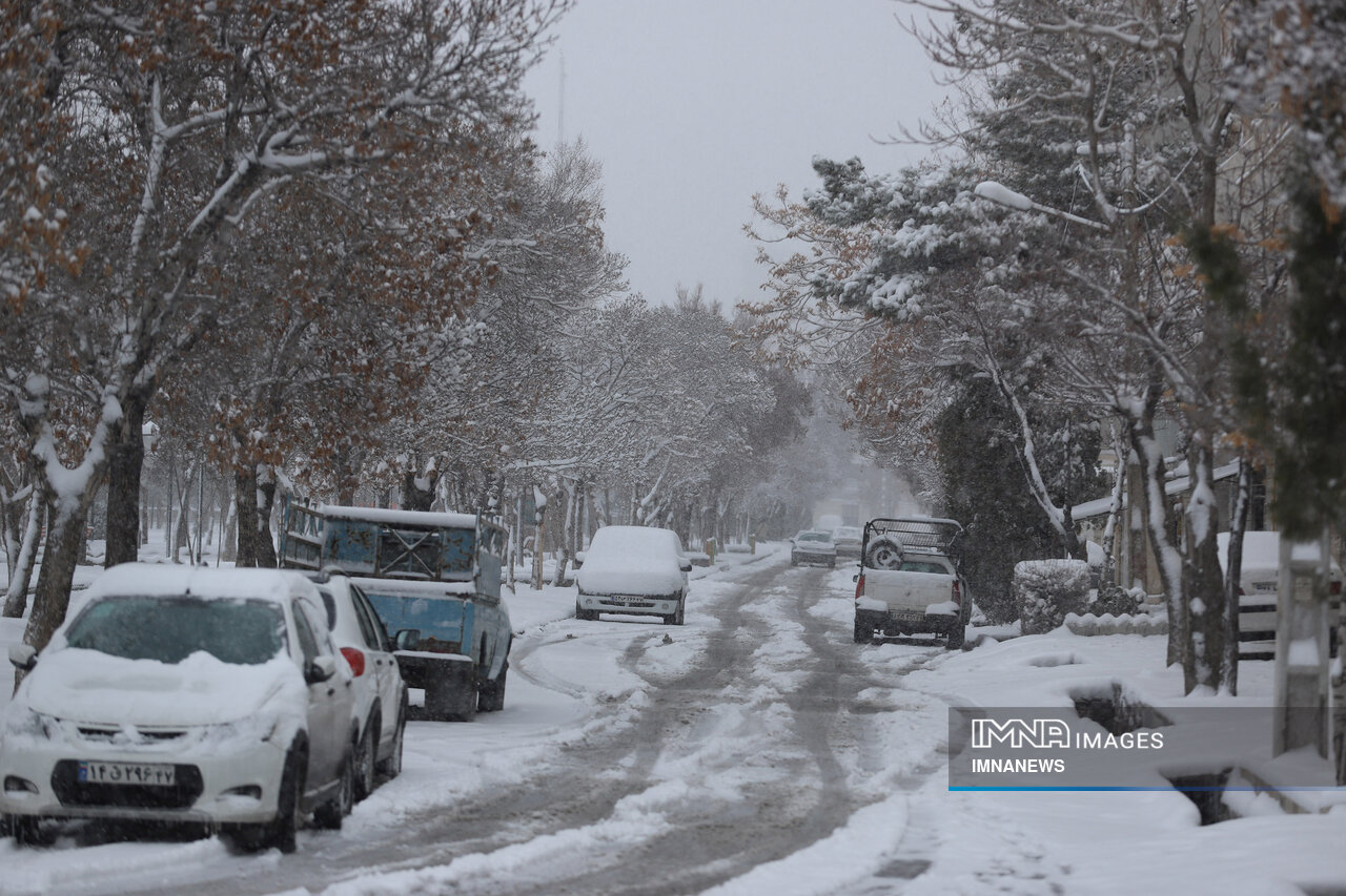 آغاز بارش برف و باران در مناطق غربی از بعدازظهر امروز