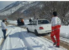 ۷۱۳ مسافر گرفتار در برف جاده‌های همدان نجات یافتند