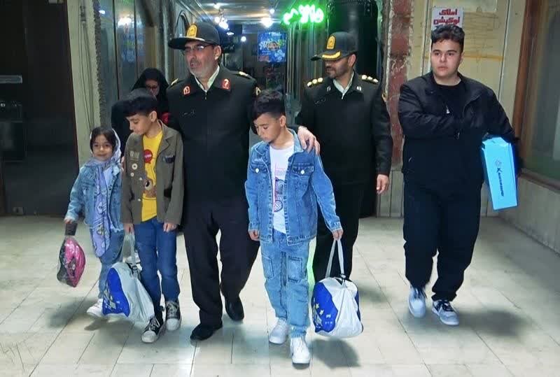 آرزوی به حقیقت پیوسته فرزندان شهیدان جمشیدی و دشتبان در هیاهوی بازار اصفهان
