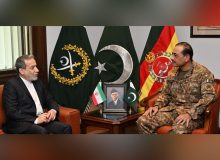 توافق فرمانده ارتش پاکستان و عراقچی بر افزایش همکاری‌ها در منطقه