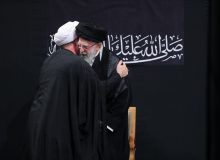 عزاداری شب عاشورای حسینی با حضور رهبر انقلاب