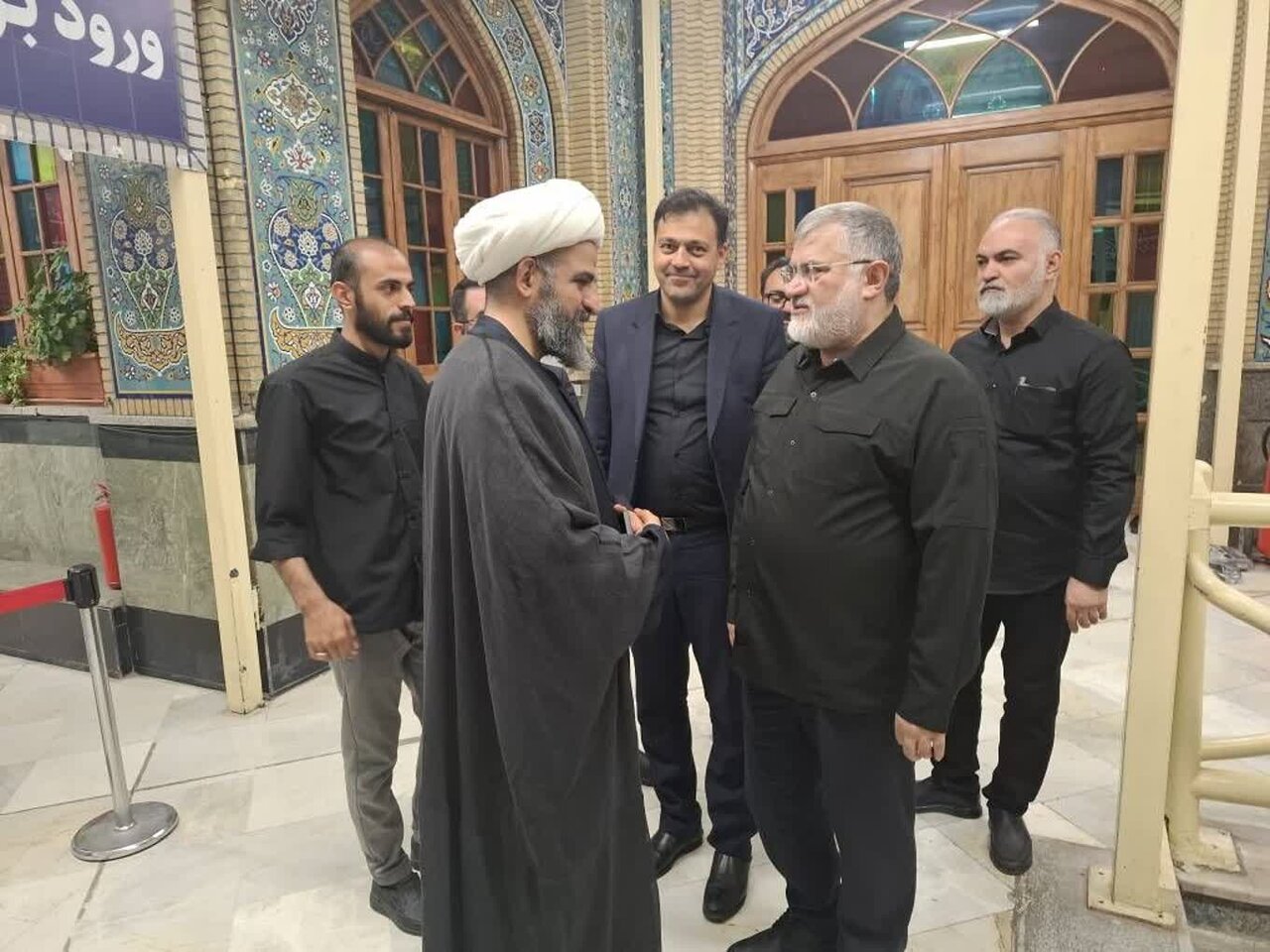 وزارت کشور – 📸استاندار تهران در هیئت ریحانه النبی امام زاده صالح (ع) حضور یافت
