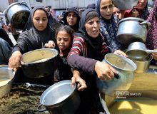 گاردین: اسرائیل غذا را به سلاح تبدیل کرده است