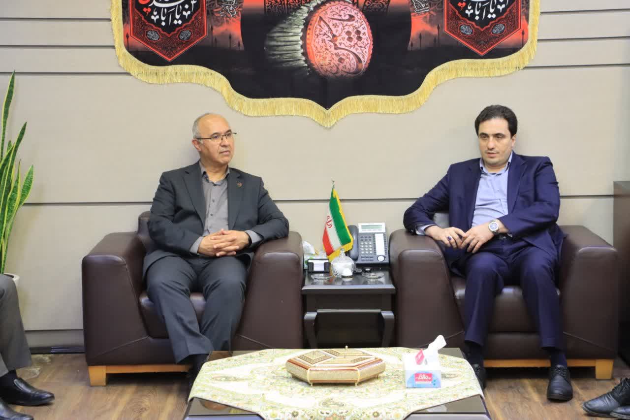 دیدار فرماندار شهریار با مدیران شرکت توزیع برق تهران برای بررسی راهکارهای کاهش قطعی برق
