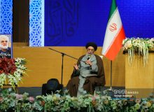 قرآن داروخانهای بیپایان است و اهلبیت پزشکان آن هستند