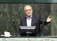 دولت برای حل تمام مشکلات از خبرگان و اساتید کمک می‌گیرد