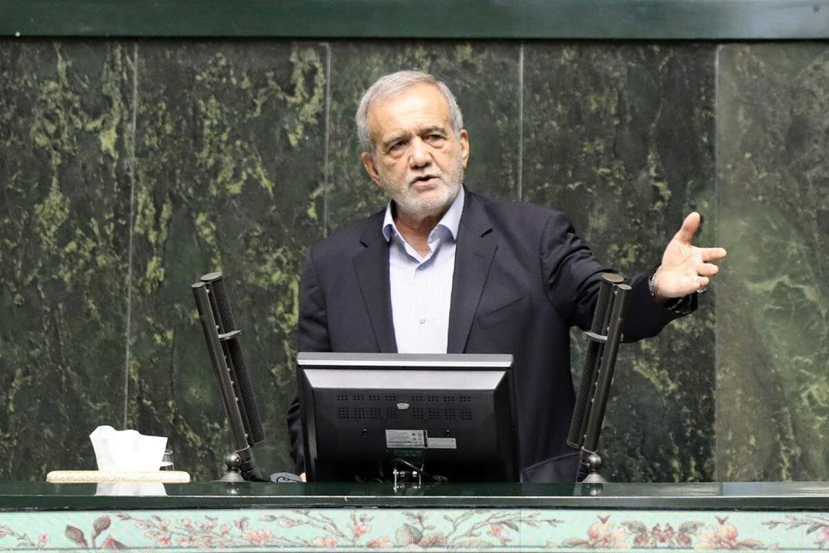 دولت برای حل تمام مشکلات از خبرگان و اساتید کمک میگیرد
