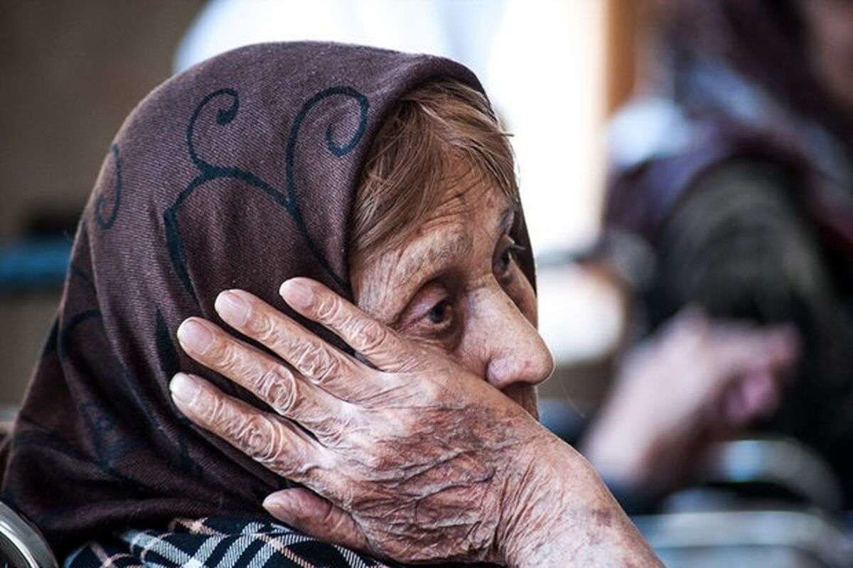 در شرایط جنگی شنونده دغدغه سالمندان باشیم
