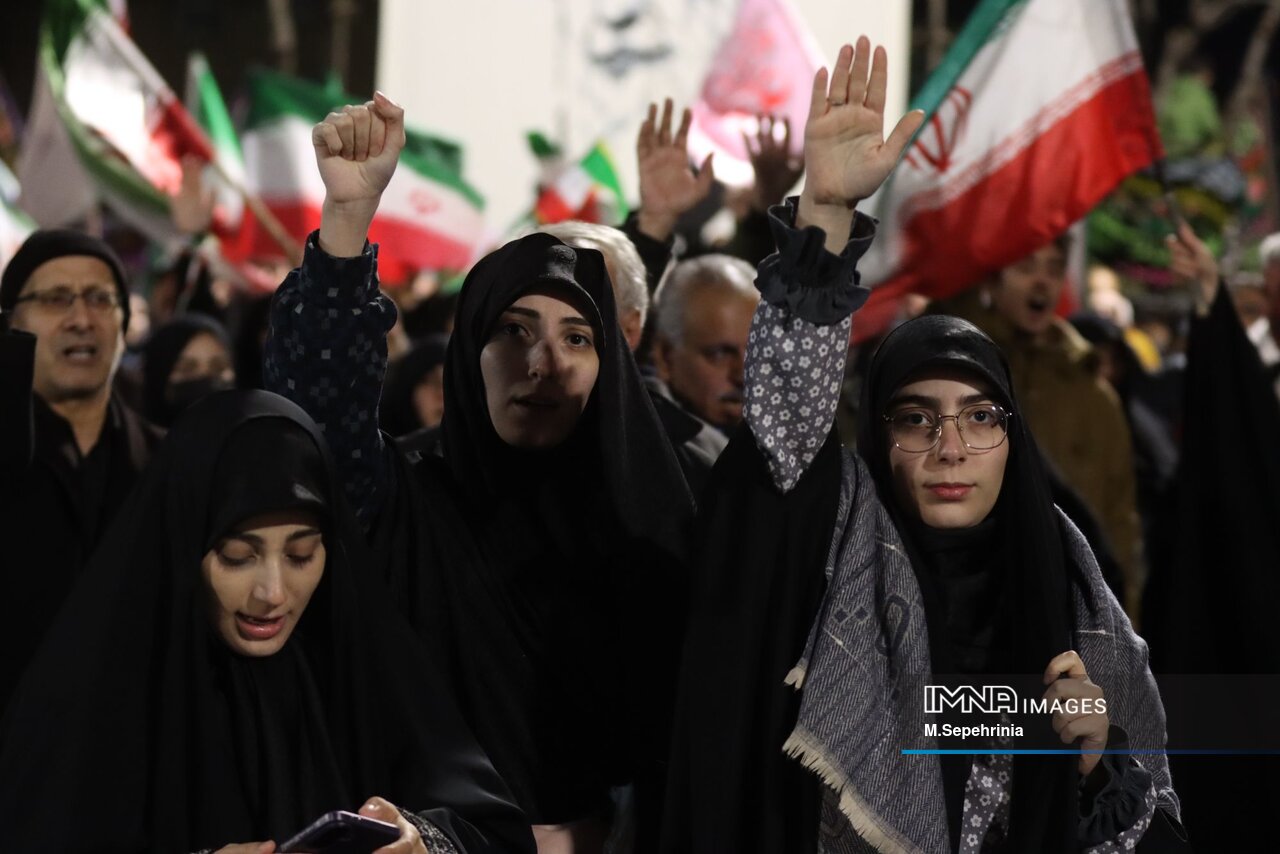 دعوت به استمرار حضور در میادین شهرهای سراسر کشور