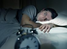 استفاده از مشاوره درمانی برای کاهش بی خوابی در شرایط بحران