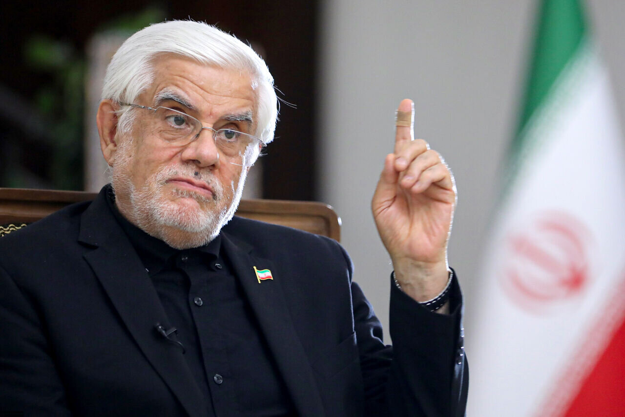 عارف: امنیت تنگه هرمز بهایی دارد