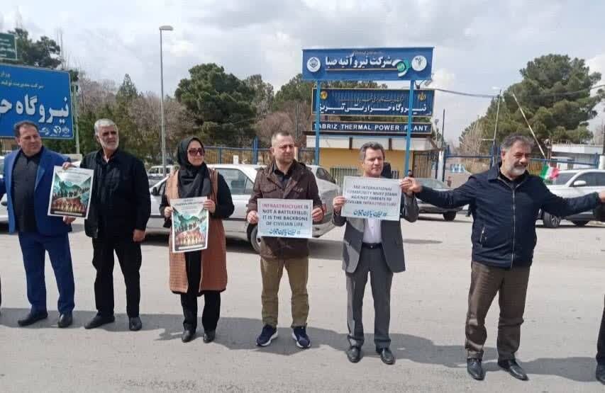 📸 زنجیره انسانی جوانان تبریز در مقابل نیروگاه حرارتی تبریز