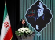 دختر شهید رضایی‌نژاد: شهدای علمی انتخاب کردند که شکل دیگری زندگی کنند / رهبر شهید انقلاب بر استقلالِ علمی تاکید داشتند