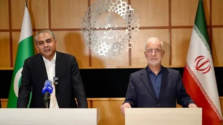 ایران به دنبال افزایش تجارت ۱۰ میلیارد دلاری با پاکستان است