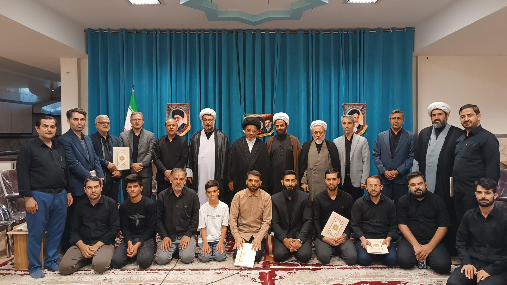 مراسم تجلیل از فعالان قرآنی بناب برگزار شد.