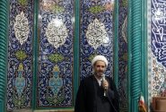 دعوت حجت الاسلام حاج آقا رحمتی امام جماعت مسجد جامع امام حسین (ع) امیریه برای شرکت در بدرقه امام و قائد شهید ایران