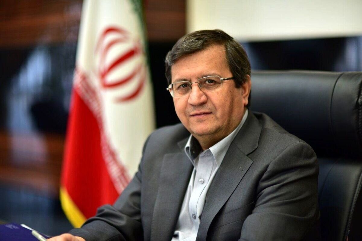 همتی: نرخ تورم ماهانه تیرماه تقریباً نصف شد