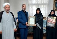 دیدار فرمانده نیروی زمینی ارتش با خانواده شهدا و جانبازان جنگ تحمیلی سوم