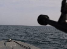 منبع آگاه: هیچ شناوری بدون اجازه ایران حق عبور از تنگه هرمز را ندارد