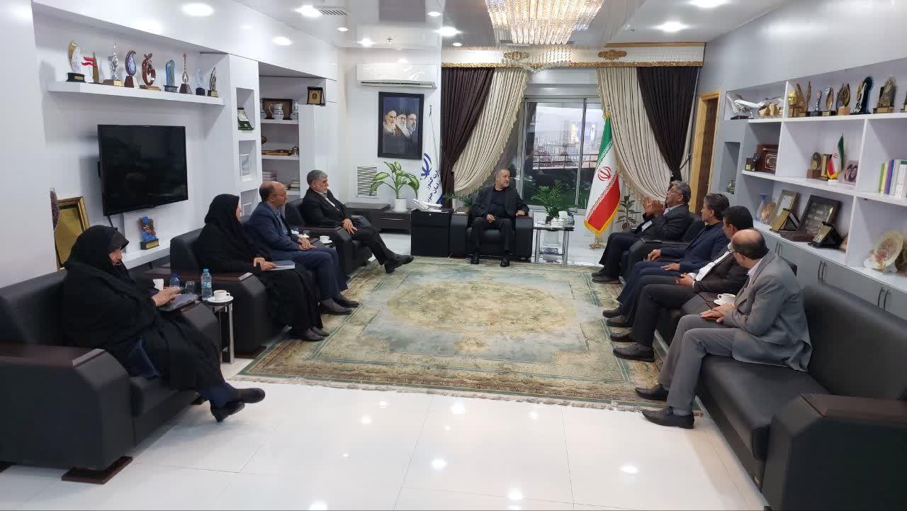 استاندار خراسان جنوبی در دیدار با هیئت اعزامی وزارت فرهنگ و ارشاد اسلامی تأکید کرد: ظرفیتهای بیبدیل فرهنگی خراسان جنوبی، نیازمند حمایتهای ویژه ملی است