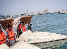 نجات ۵ سرنشین قایق در حال غرقشدن توسط مرزبانان بندرعباس