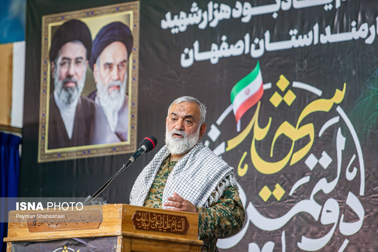 مشاور عالی فرمانده کل سپاه: تولید، هسته مرکزی حل مشکلات اقتصادی کشور است