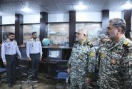 بازدید امیر الهامی از نمایشگاه دستاوردهای دانشگاه پدافند هوایی خاتمالانبیاء