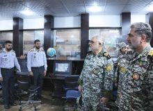 بازدید امیر الهامی از نمایشگاه دستاوردهای دانشگاه پدافند هوایی خاتمالانبیاء