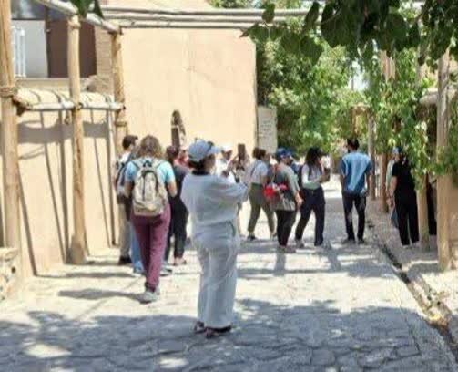 قلعهبالا در آخر هفته مرداد میزبان گردشگران طبیعتدوست بود
