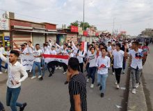 خاطرات هاشمی: حدود ۱۰۰ نفر از دانشگاهیان شیعه عراق‌ که میهمان سپاه هستند، آمدند