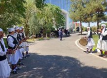 طنین نوای موسیقی مقامی خراسان جنوبی در آیین استقبال از وزیر کشور؛