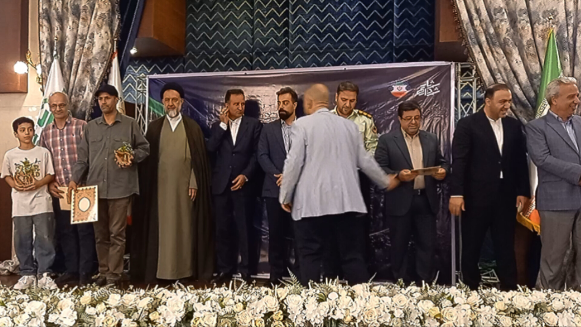 قلم خبرنگاران در کنار وعده تکمیل پروژههای نیمهتمام؛ آیین تجلیل از اصحاب رسانه شهریار برگزار شد