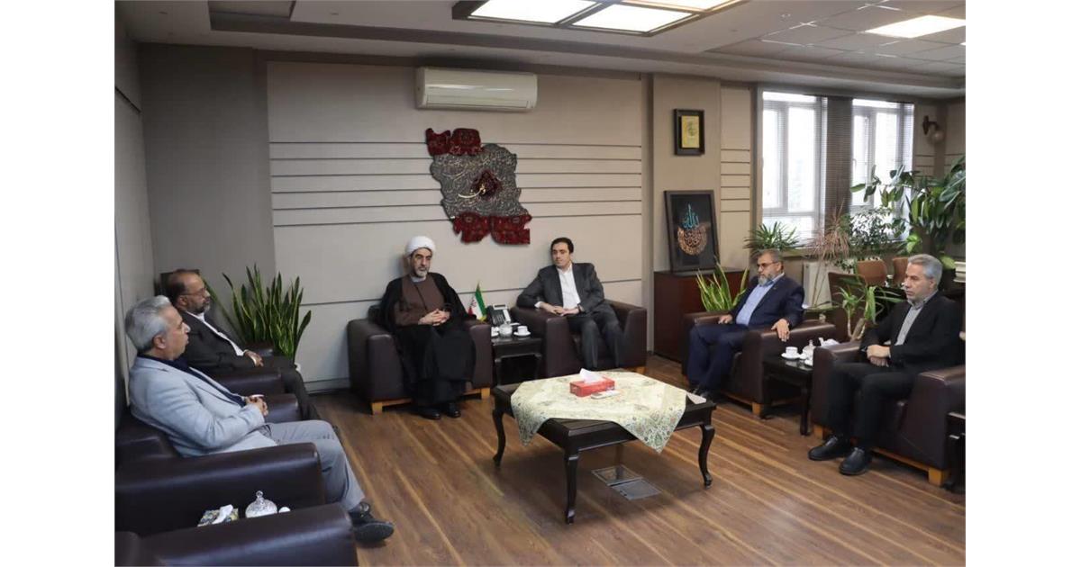 تعامل با اهالی فرهنگ و هنر؛ اولویت توسعه فرهنگی