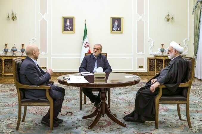 تأکید سران قوا بر تحکیم وحدت ملی و صیانت از اقتدار ایران