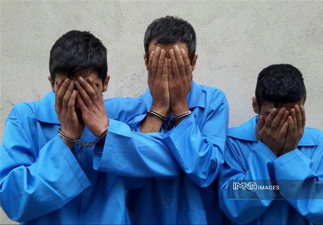انهدام باند ۴ نفره سارقان منازل در اصفهان/ ۱۳ فقره سرقت و کشف ۲۰ میلیارد اموال مسروقه