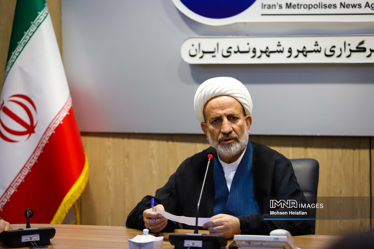 سیاوشی: در موضوع فضای مجازی همه متولیاند، اما هیچکس پاسخگو نیست